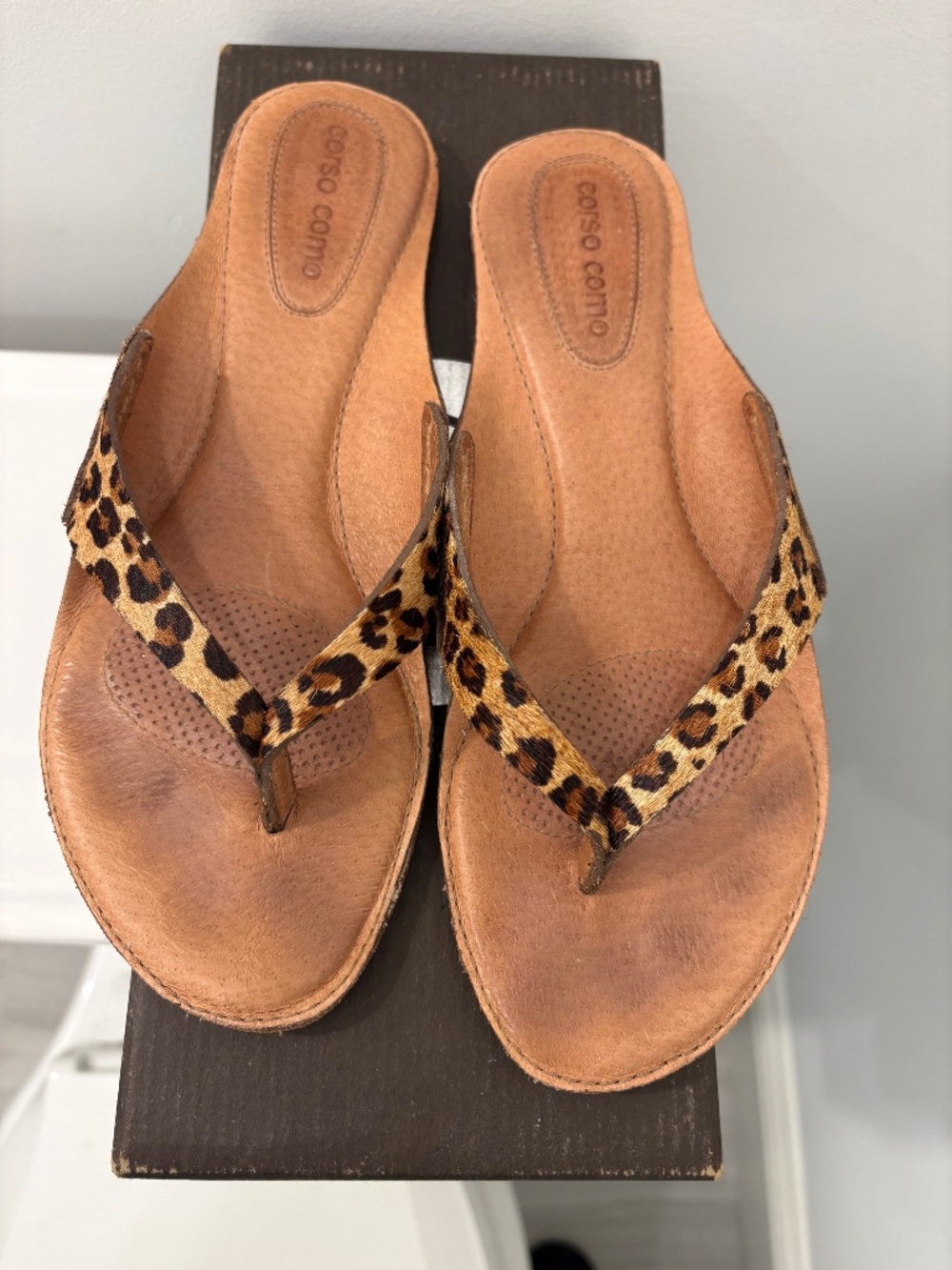 Corso Como Cheetah Print Pony Hair Thong Flat Sandals; Size 7-1/2 B